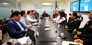 Adrián de la Garza pidió reforzar la coordinación entre autoridades federales y estatales en Monterrey para mantener la reducción de la incidencia delictiva. Adrián de la Garza pidió reforzar la coordinación entre autoridades federales y estatales en Monterrey para mantener la reducción de la incidencia delictiva.
