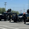 Camionetas de Grupo Reacción Torreón con los agentes a sus costados. Camionetas de Grupo Reacción Torreón con los agentes a sus costados.