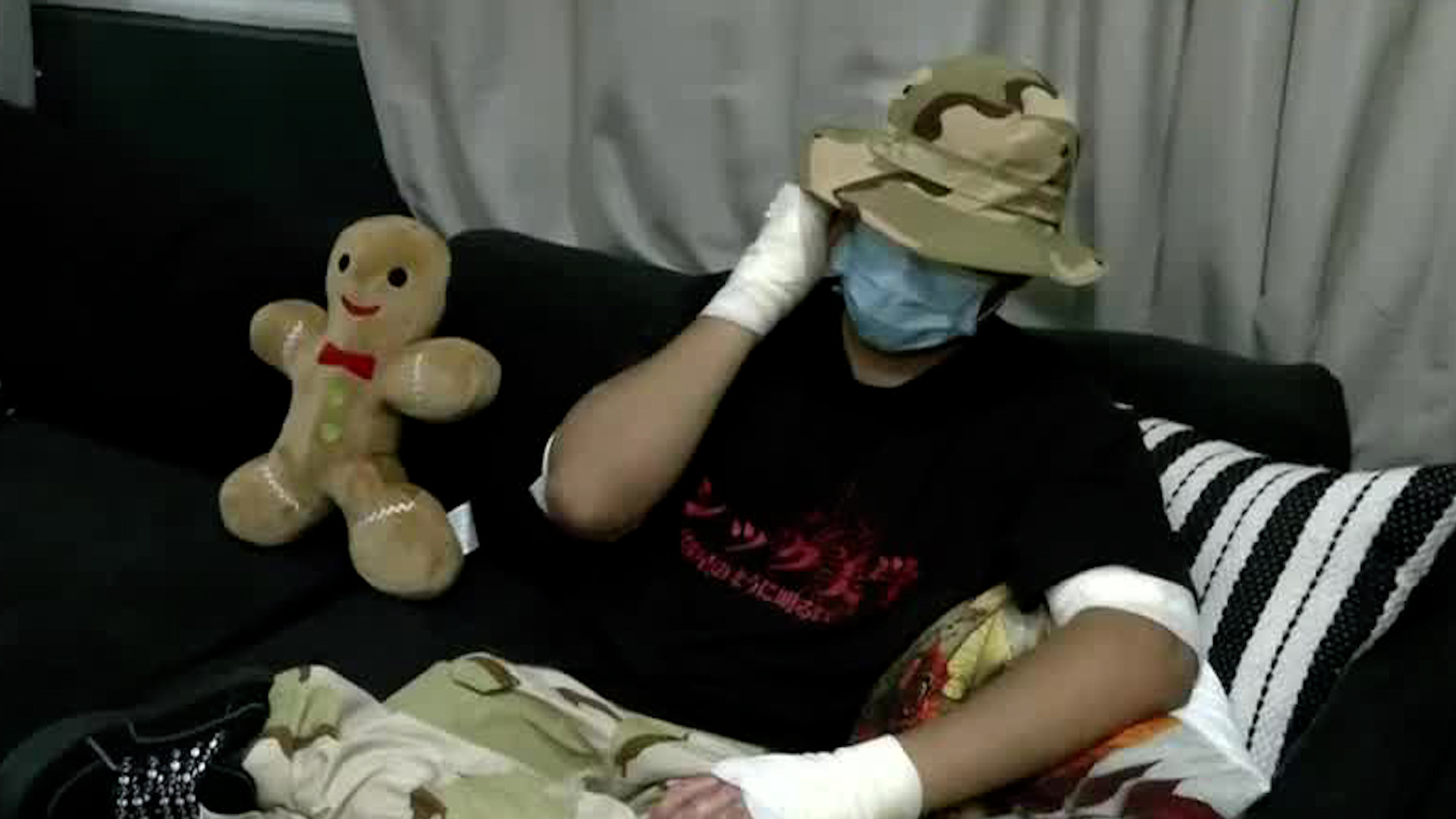 Kevin Montes Oca, de 19 años, se recupera tras terminar con quemaduras en el 40% de su cuerpo tras la explosión de la pipa en el Puente de la Concordia.
