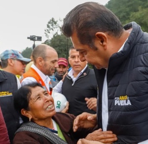 Personas damnificadas por las intensas lluvias en la Sierra Norte de Puebla, en 2025.