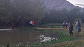 Autoridades buscando el cuerpo de Alberto Zamora, joven que se ahogo en río de Nuevo Graceros, Lerdo.