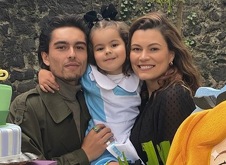 Sergio Mayer Mori se convirtió en papá cuando tenía 17 años de edad. Actualmente, es miembro del reality show “La Granja VIP”.