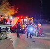 Paramédicos atendiendo a menor que se encajó una varilla en el pie en colonia Villas La Joya. Paramédicos atendiendo a menor que se encajó una varilla en el pie en colonia Villas La Joya.