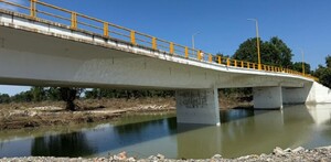El puente López Portillo ubicado en Álamo, Veracruz es uno de los afectados por las lluvias, por lo que se encuentra cerrado.