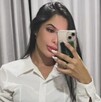 La joven asistía al sacerdote en las misas La joven asistía al sacerdote en las misas