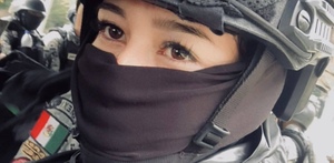 Rostro de mujer con traje militar antes de ser asesinada a balazos en cuartel de la Guardia Nacional de Acapulco.
