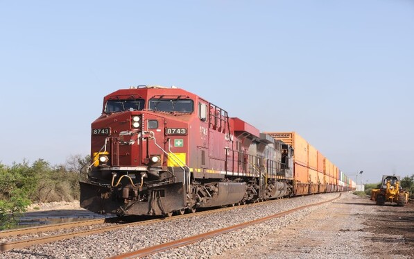 Tren Saltillo-Nuevo Laredo Tren Saltillo-Nuevo Laredo