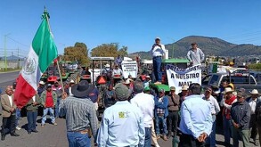 Agricultores de cuatro estados exigen aumentar precio de maíz y sorgo; advierten bloqueos carreteros si autoridades no responden a sus demandas urgentes.