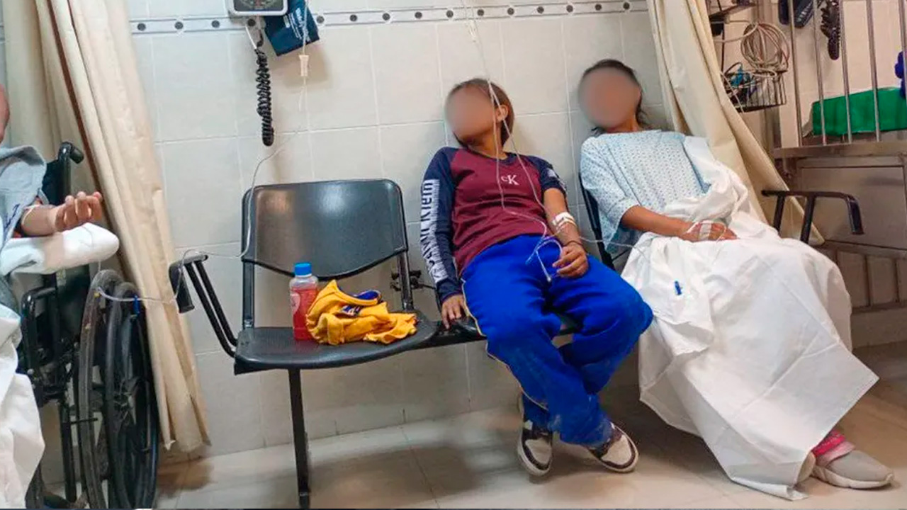 18 estudiantes de secundaria fueron llevados de urgencia a un hospital de Doctor Arroyo tras presentar síntomas de intoxicación.