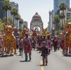 Personas disfrazadas de Zombies y alebrijes monumentales sobre Paseo de la Reforma en Ciudad de México. Personas disfrazadas de Zombies y alebrijes monumentales sobre Paseo de la Reforma en Ciudad de México.
