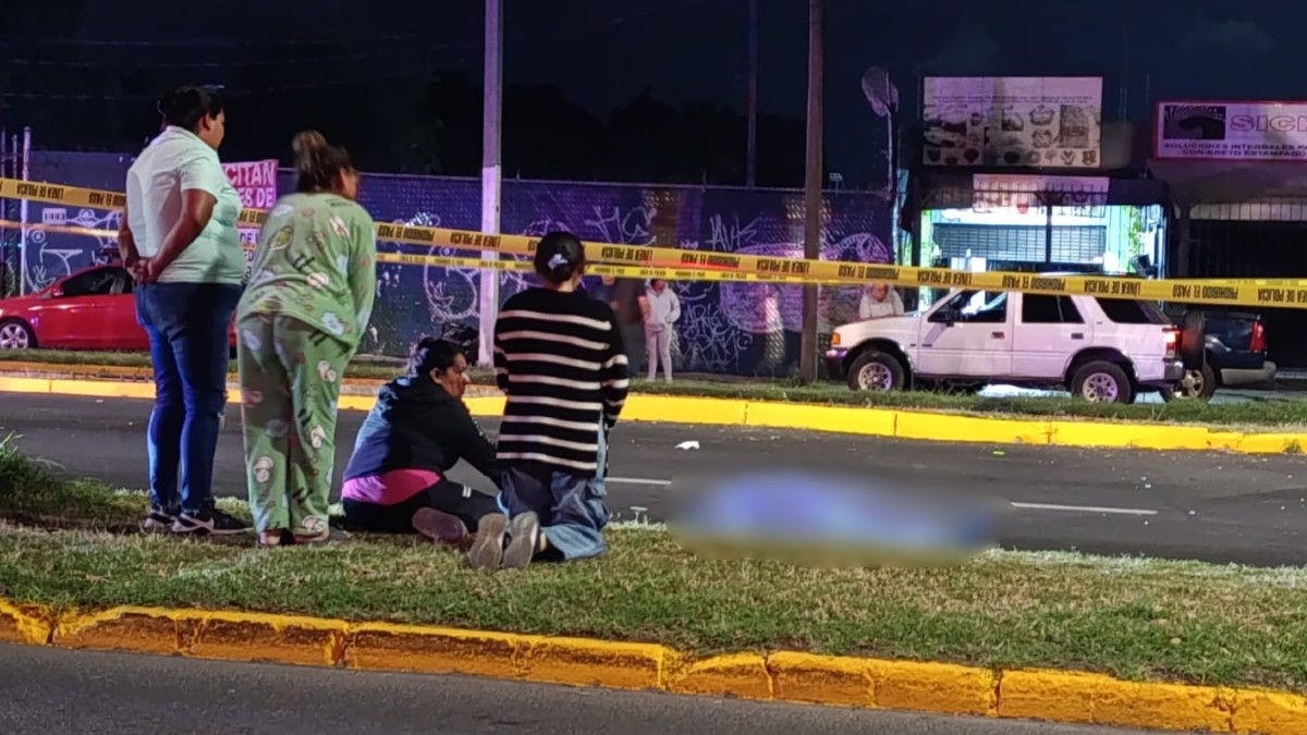 Vendedora de flores de 66 años murió atropellada por un motociclista en Zapopan Vendedora de flores de 66 años murió atropellada por un motociclista en Zapopan