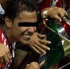 La jersey del Omar Bravo, máximo anotador del conjunto de las Chivas fue retirada debido a la presión que los aficionados del rebaño solicitaron en redes. La jersey del Omar Bravo, máximo anotador del conjunto de las Chivas fue retirada debido a la presión que los aficionados del rebaño solicitaron en redes.