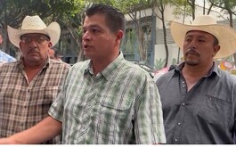 Agricultores de Guanajuato al salir de reunión con Segob