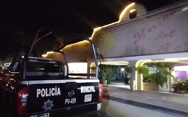 Afueras del Motel Marina del Sol en Vallarta