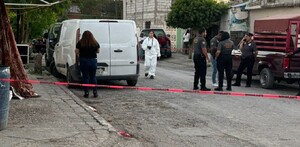 Karen Teresa fue apuñalada por su pareja sentimental quien también resultó con heridas. Karen Teresa fue apuñalada por su pareja sentimental quien también resultó con heridas.