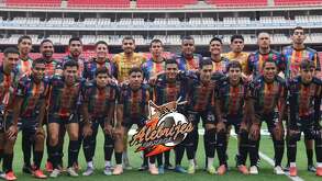 El equipo de Oaxaca durante su visita a la cancha del Tapatío en la fecha 10 del Apertura 2025.
