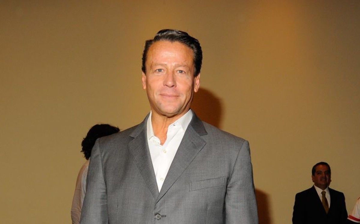 En 1996, Alfredo Adame hizo su debut profesional en la telenovela “Maria la del Barrio”. Actualmente, Adame es miembro del reality show “La Granja VIP”. En 1996, Alfredo Adame hizo su debut profesional en la telenovela “Maria la del Barrio”. Actualmente, Adame es miembro del reality show “La Granja VIP”.