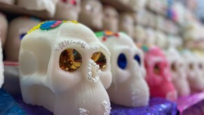Calaveras de azúcar en Feria del Cartón de Guadalajara