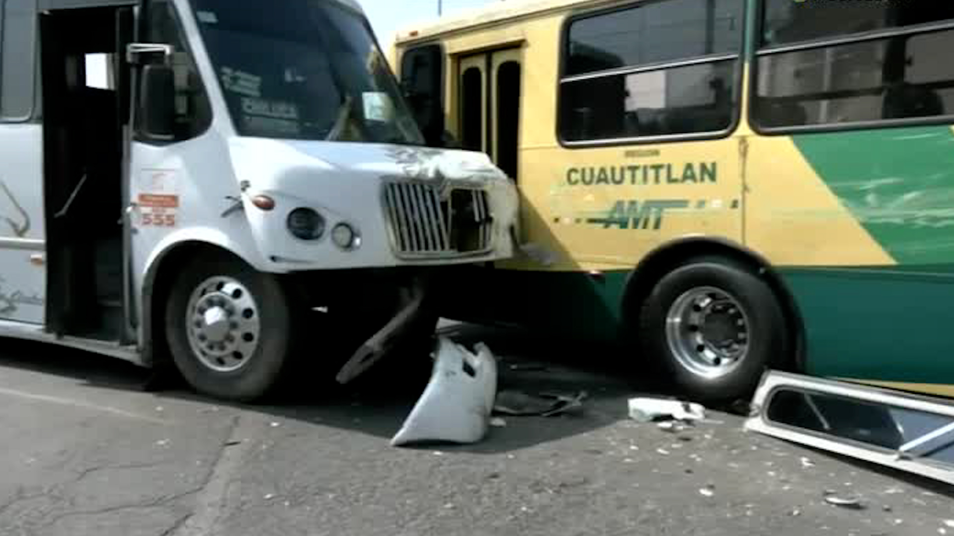 Reportes aseguran que ambas unidades iban a exceso de velocidad.