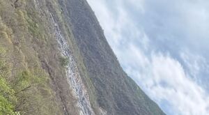 Aldo de Nigris subió una foto con su mamá Lety de Nigris mientras comían un elote en un viaje familiar.