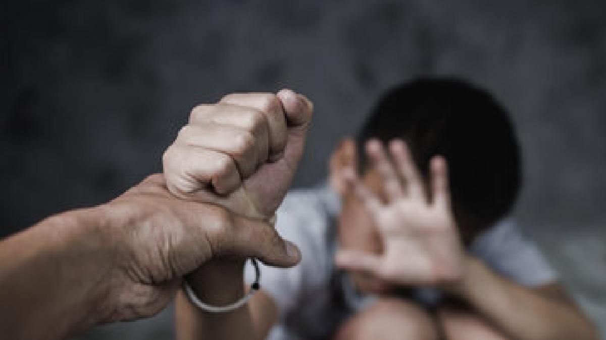 Imagen sobre el maltrato infantil de adulto a menores de edad Imagen sobre el maltrato infantil de adulto a menores de edad