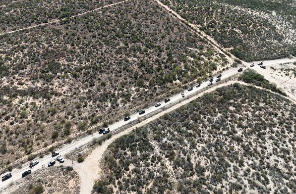 Dos helicópteros se unieron a las tareas de vigilancia para blindar la entidad tras el enfrentamiento del fin de semana en Hidalgo, Coahuila. Dos helicópteros se unieron a las tareas de vigilancia para blindar la entidad tras el enfrentamiento del fin de semana en Hidalgo, Coahuila.