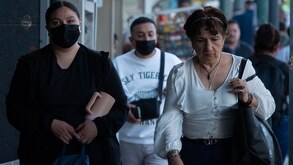 Personas con cubrebocas ante casos activos de covid-19 e influenza en México 2025