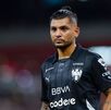 Jesús 'Tecatito' Corona vistiendo la playera de Rayados durante el encuentro entre Monterrey y Santos Laguna en Jornada 11 del Apertura 2025.