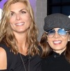 Montserrat Oliver y Yolanda Andrade sonriendo. Montserrat Oliver y Yolanda Andrade sonriendo.