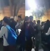 Nicole es golpeada por adultos y alumnos de escuela secundaria en Tláhuac Nicole es golpeada por adultos y alumnos de escuela secundaria en Tláhuac