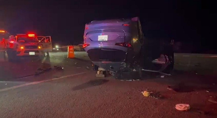 Paramédicos y elementos de Protección Civil y Bomberos de Jocotepec en el lugar del accidente Paramédicos y elementos de Protección Civil y Bomberos de Jocotepec en el lugar del accidente