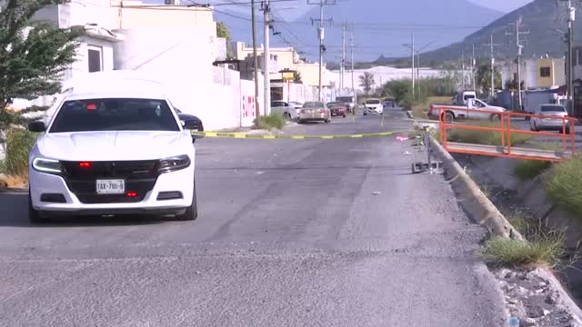 Tras una riña en una fiesta en Hacienda del Palmar, Santa Catarina, un hombre regresó horas después y disparó contra una vivienda y un vehículo.