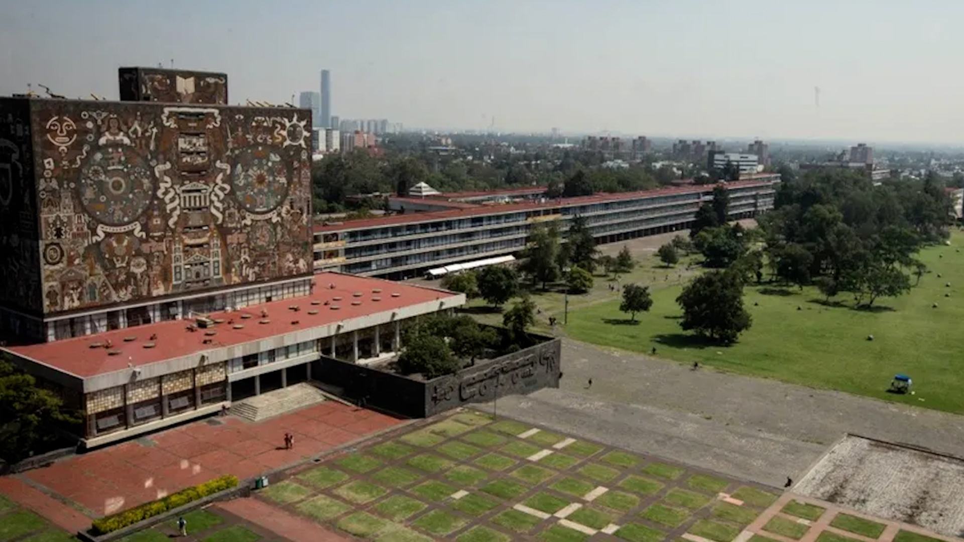 Alumnos, docentes y trabajadores de la matriz de la UNAM aseguran que hay una alza de delitos como asaltos, acosos y golpizas en los últimos meses.