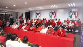 Sesión extraordinaria del Consejo Político Estatal del PRI en Nuevo León.