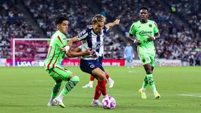 El equipo de los Rayados de Monterrey derrotó a los Bravos de Juárez en partido correspondiente a la jornada 14 del Apertura 2025 desde el 'Gigante de Acero'