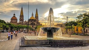 Fotografía del Centro Histórico de Guadalajara durante una tarde soleada