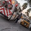 Unidad de taxi que fue chocada por una camioneta en Torreón mientras esperaba un pedido de carnitas. Unidad de taxi que fue chocada por una camioneta en Torreón mientras esperaba un pedido de carnitas.