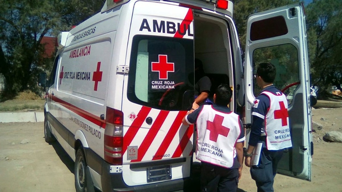 Ambulancia de la Cruz Roja, donde se traslada a heridos de accidente. Ambulancia de la Cruz Roja, donde se traslada a heridos de accidente.