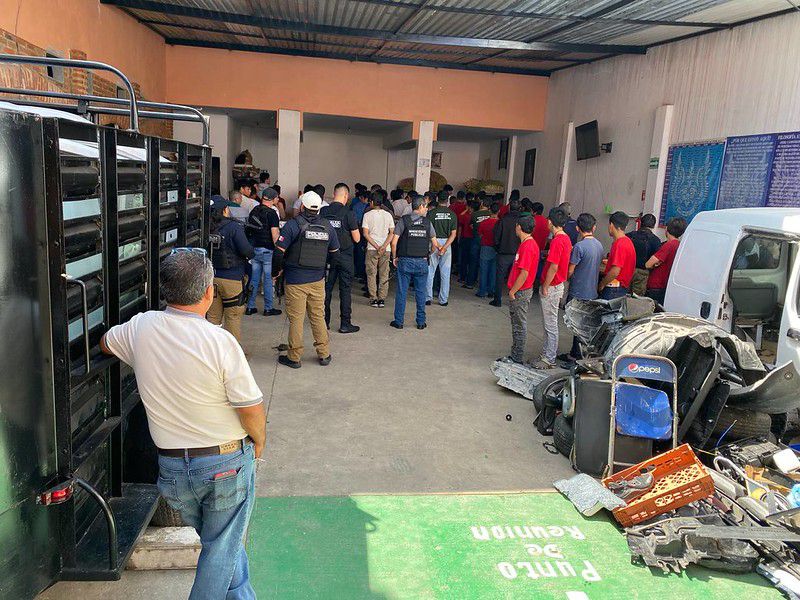 Elementos de Fiscalía y anexados dentro de anexo en Zapopan Elementos de Fiscalía y anexados dentro de anexo en Zapopan