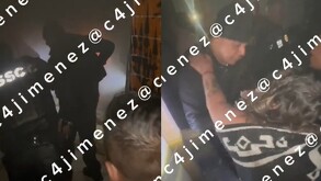 Policías saliendo de un incendio en Tláhuac, donde un sujeto intentó prenderle fuego a su esposa.