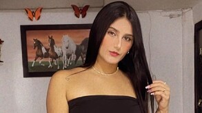 En la imagen aparece la influencer Estefanía Restrepo Valencia, influencer de 26 años, con un atuendo en color negro.