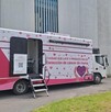 Unidad móvil de atención para mujeres que se realizan mastografías gratuitas en la Ciudad de México. Unidad móvil de atención para mujeres que se realizan mastografías gratuitas en la Ciudad de México.