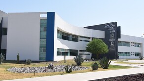 La Universidad Tecnológica de Querétaro es una universidad pública Tecnológica que está ubicada en la ciudad de Santiago de Querétaro.