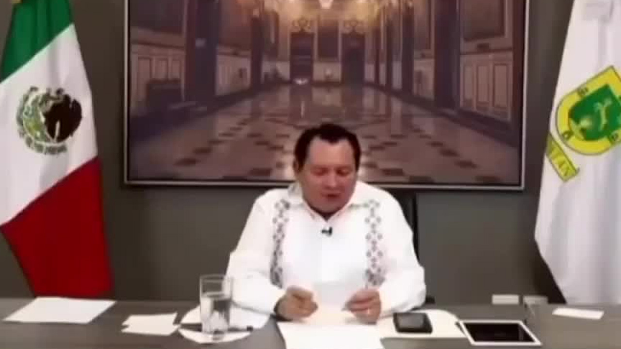 Durante una transmisión en vivo, el gobernador de Yucatán, Joaquín Díaz Mena, fue albureado por un usuario que pidió un saludo.