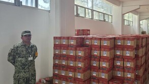 Paquetes de leche resguardados por Sedena para ser enviado como ayuda humanitaria