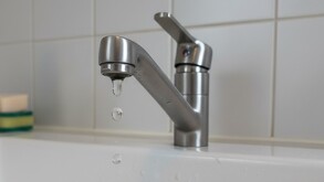 Llave con poca agua por cortes del servicio