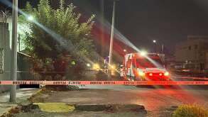 El cuerpo fue localizado sobre la banqueta, junto a un árbol