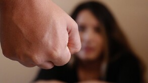 Imagen ilustrativa de violencia de género de hombre a mujer