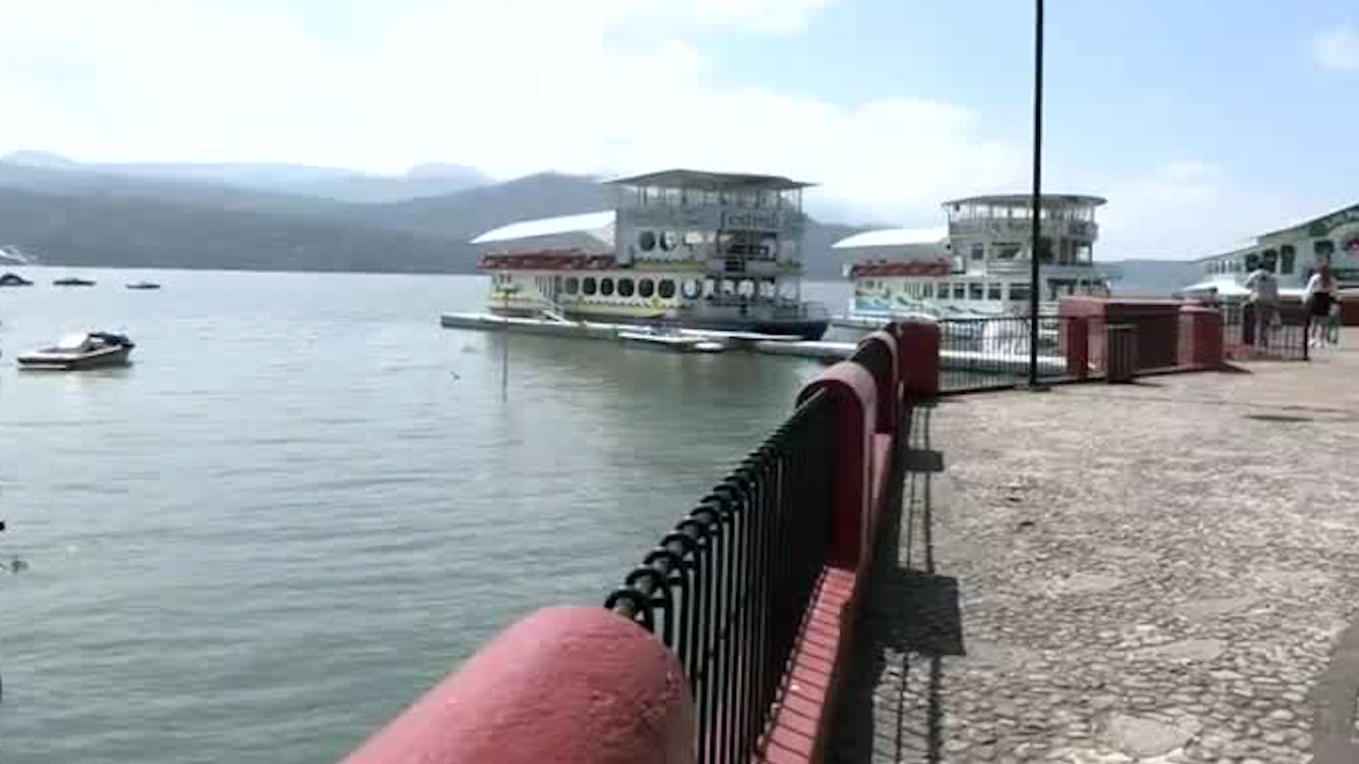 La CONAGUA asegura que el Valle de Bravo tiene un vertedero que se abrirá en caso de superar su capacidad máxima.