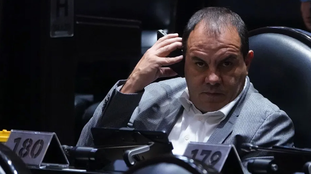 Cuauhtémoc Blanco, diputado y exgobernador de Morelos, aceptó la responsabilidad y posible multa tras ser visto jugando pádel durante una votación.